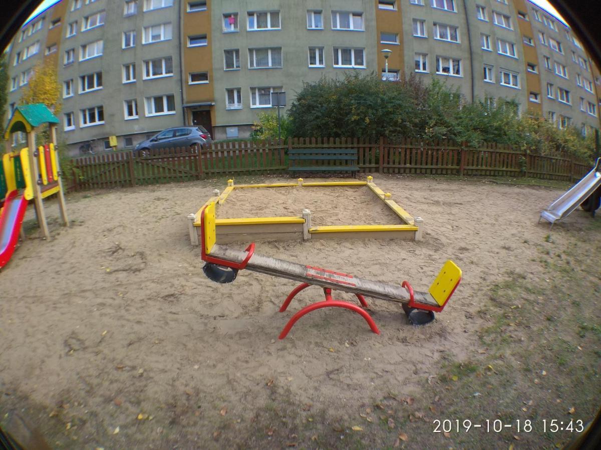 2120 Przyjazni 4 - Tanie Pokoje - Samodzielne Zameldowanie - Self Check In Poznań Buitenkant foto
